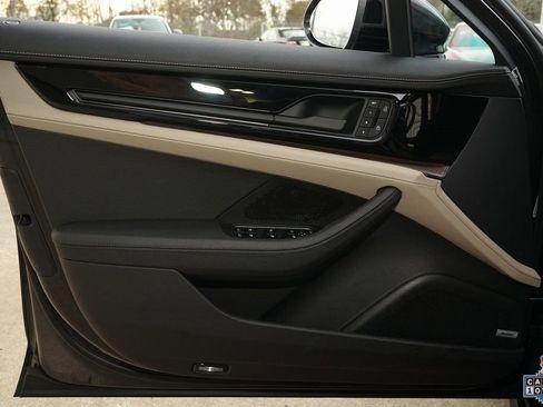 Used 2025 Porsche Panamera 4 image 26