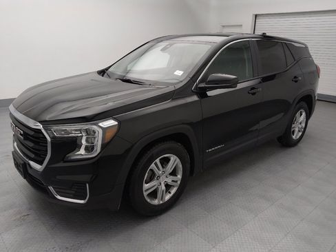 Used 2024 GMC Terrain SLE FWD image 2