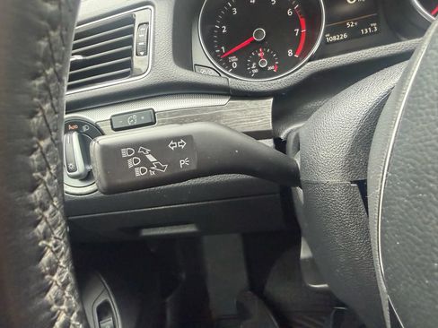 Used 2018 Volkswagen Passat 2.0T SE image 16