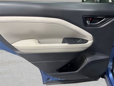 Used 2025 Subaru Forester Limited w/ Popular Package #1 image 30