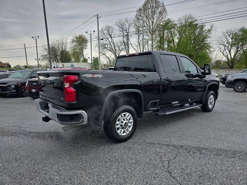 Used 2025 Chevrolet Silverado 2500 LT w/ Convenience Package AWD/4WD image 3