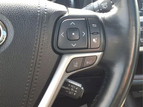 Used 2018 Toyota Highlander Limited w/ Protection Package #3 image 17
