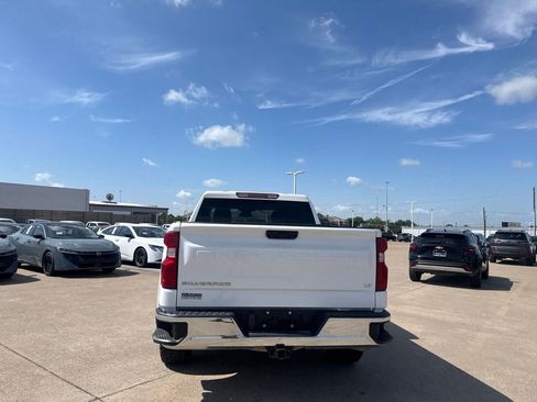 Used 2023 Chevrolet Silverado 1500 LT AWD/4WD image 16