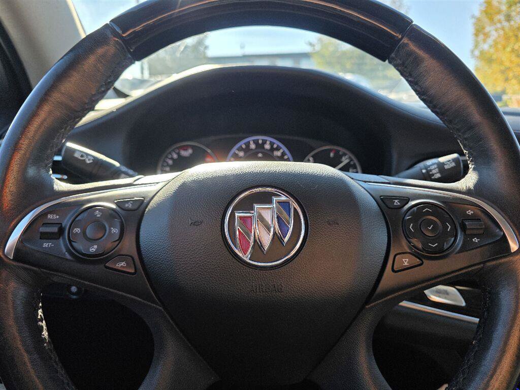 Used 2020 Buick Enclave Avenir w/ Avenir Technology Package AWD/4WD image 14