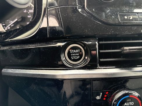 Used 2022 Nissan Pathfinder SL image 15