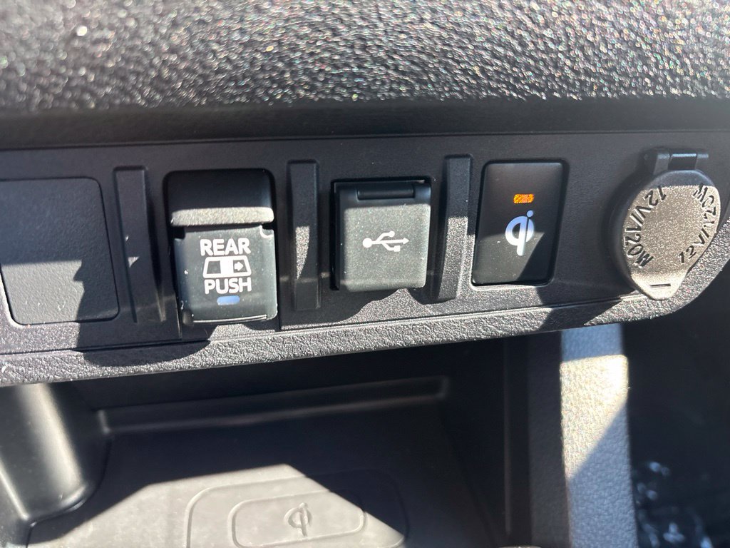 Used 2020 Toyota Tacoma TRD Off-Road AWD/4WD image 19