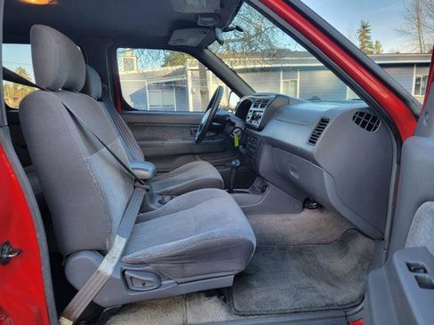 Used 2000 Nissan Frontier XE image 19