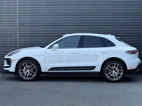 Certified 2026 Porsche Macan AWD/4WD image 2