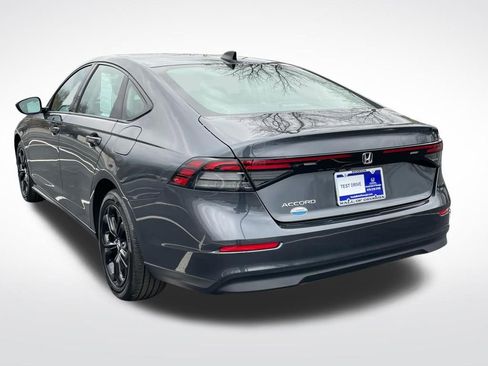 Certified 2025 Honda Accord SE image 4