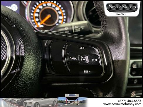 Used 2022 Jeep Gladiator Sport image 21