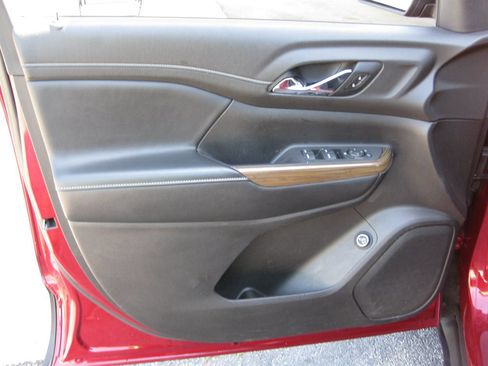 Used 2020 GMC Acadia SLE w/ Driver Convenience Package FWD image 11