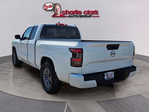 Certified 2025 Nissan Frontier SV w/ SV Convenience Package RWD image 4