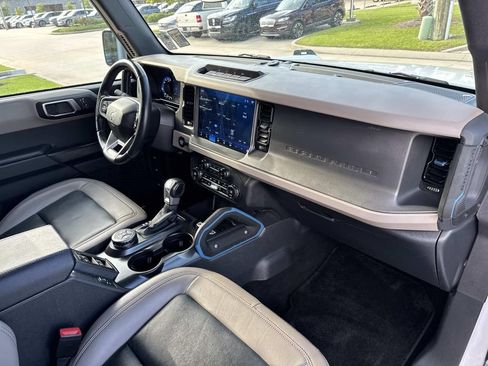 Used 2024 Ford Bronco Wildtrak AWD/4WD image 16