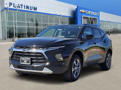 New 2026 Chevrolet Blazer LT w/ Convenience Package FWD image 2