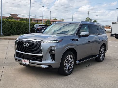 Used 2025 INFINITI QX80 Sensory AWD/4WD image 9