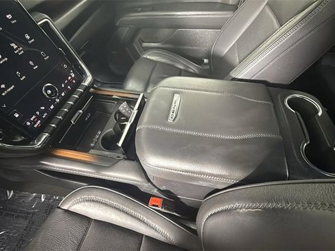 Used 2025 GMC Yukon Denali image 41