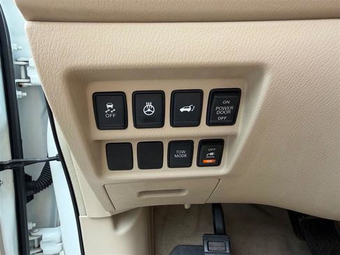 Used 2013 Nissan Pathfinder Platinum image 32