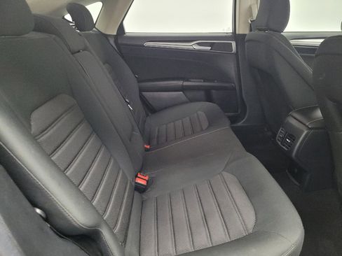 Used 2020 Ford Fusion SE image 19