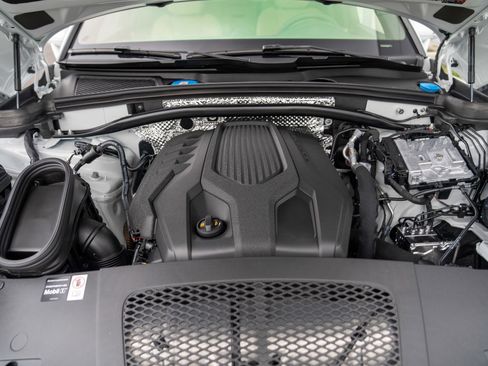 New 2026 Porsche Macan image 30