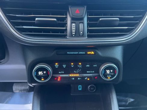 Used 2020 Ford Escape Titanium image 31