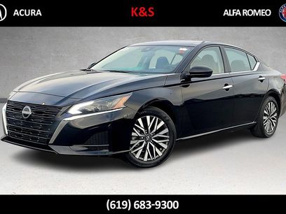 Used 2024 Nissan Altima 2.5 SV