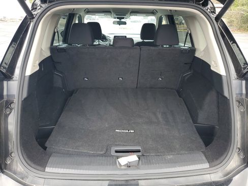 Used 2024 Nissan Rogue SV image 29