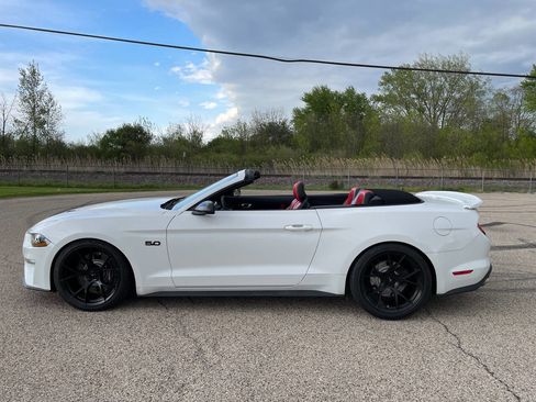 Used 2019 Ford Mustang GT Premium w/ GT Performance Package RWD image 5