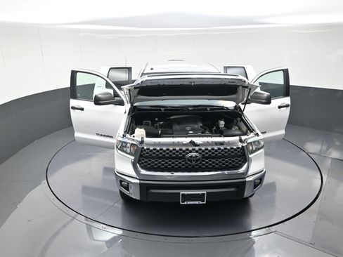 Used 2018 Toyota Tundra SR5 image 12