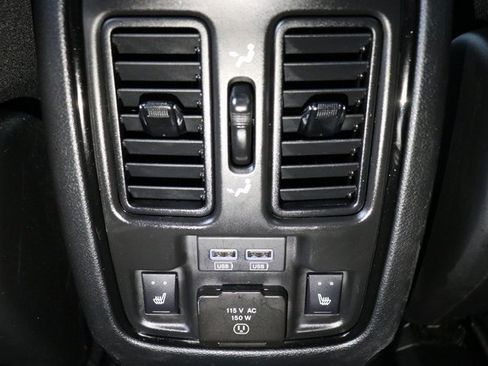 Used 2024 Dodge Durango GT image 16