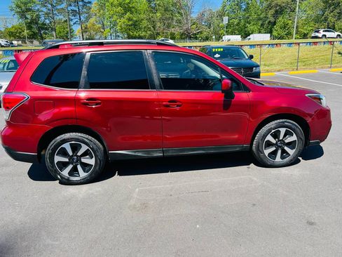 Used 2017 Subaru Forester 2.5i Premium w/ All-Weather Package AWD/4WD image 6