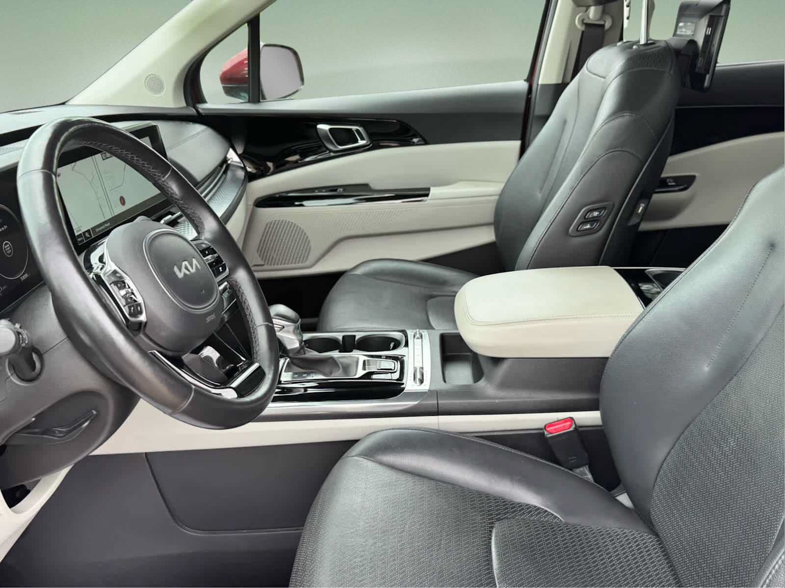Used 2022 Kia Carnival SX Prestige FWD image 12