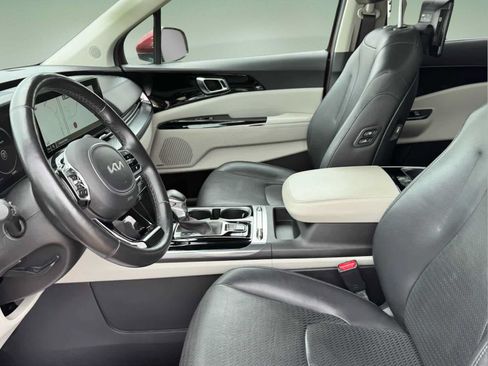 Used 2022 Kia Carnival SX Prestige FWD image 12