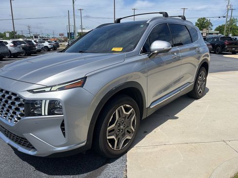 Used 2021 Hyundai Santa Fe Limited w/ Cargo Package FWD image 4
