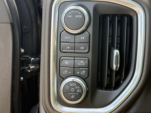 Used 2021 GMC Sierra 1500 SLT w/ SLT Premium Plus Package AWD/4WD image 24