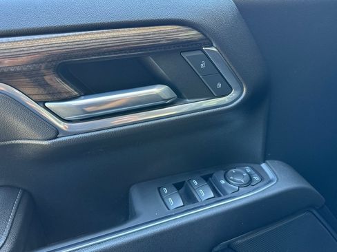 Used 2022 Chevrolet Silverado 1500 LT AWD/4WD image 12