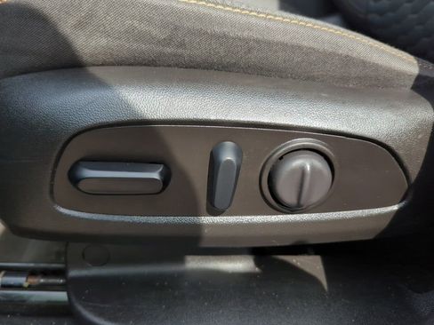 Used 2019 Chevrolet Equinox LT image 26