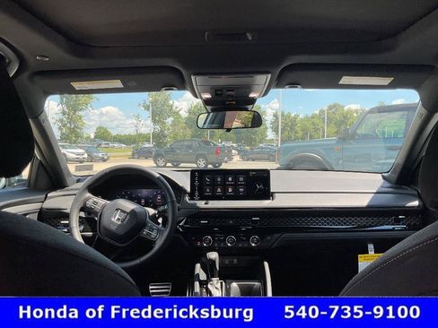 Used 2025 Honda Accord Sport image 39