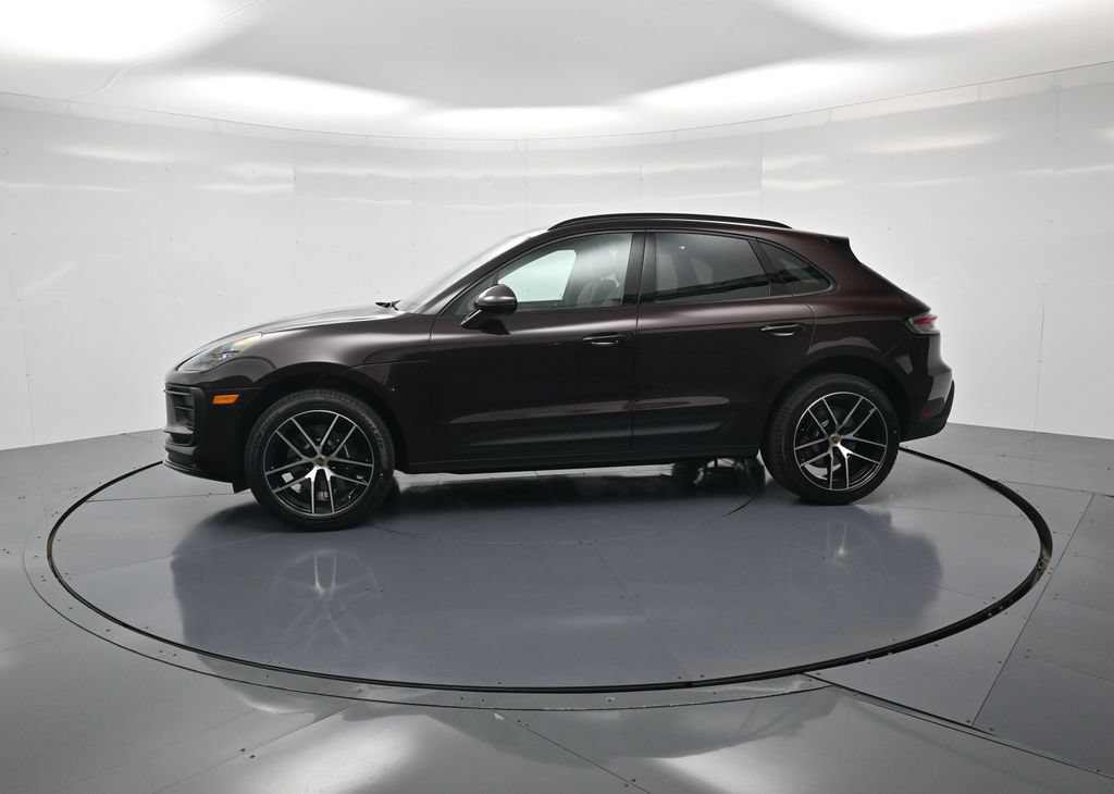 Used 2026 Porsche Macan AWD/4WD image 2