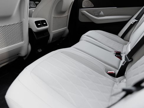 Used 2025 Mercedes-Benz GLE 63 AMG S image 25