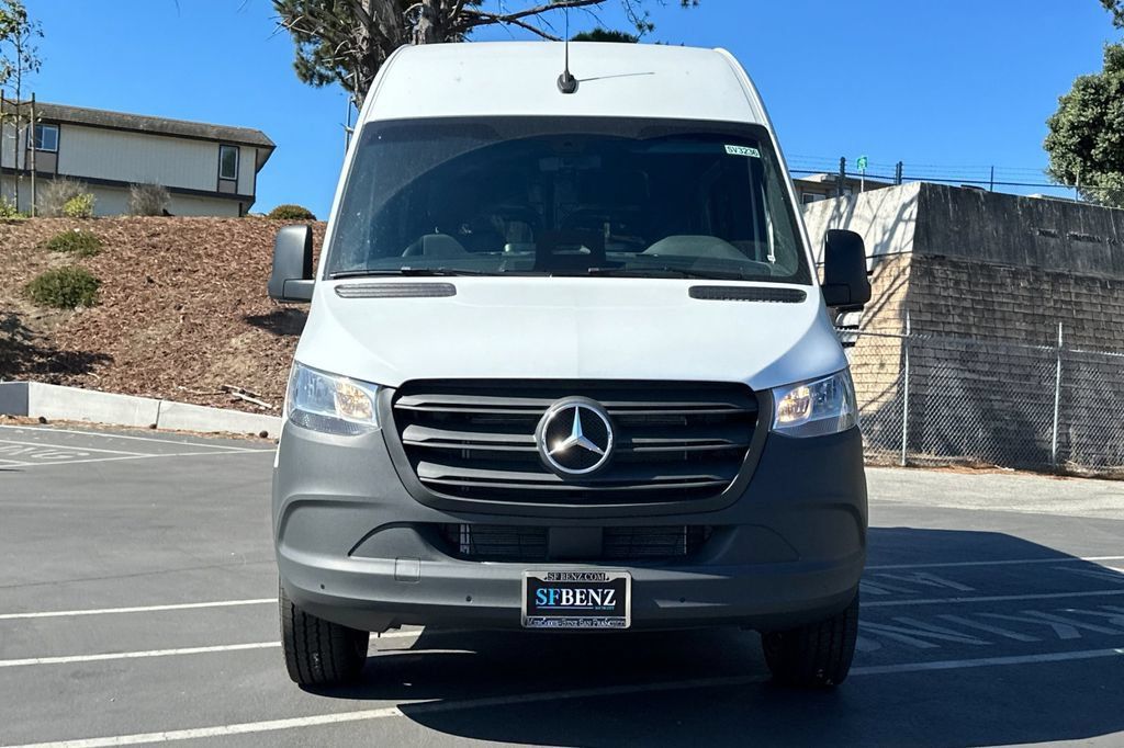 Used 2025 Mercedes-Benz Sprinter 2500 image 6