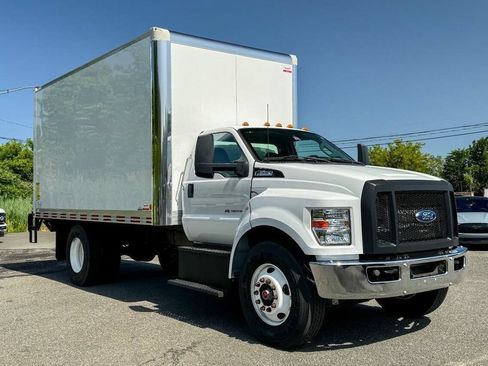 Used 2022 Ford F650 2WD Regular Cab Super Duty image 1