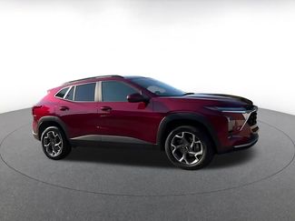 Used 2025 Chevrolet Trax LT w/ LT Convenience Package FWD video 2