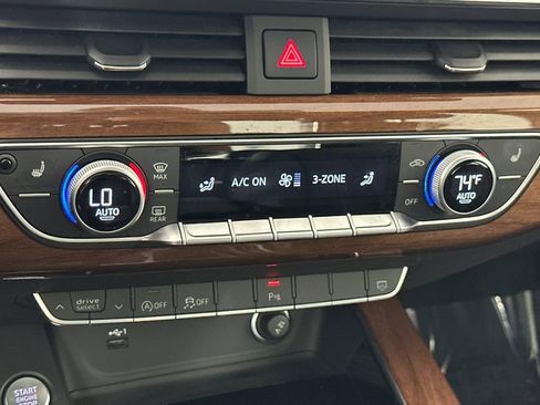 Used 2023 Audi A4 2.0T Premium w/ Convenience Package image 18