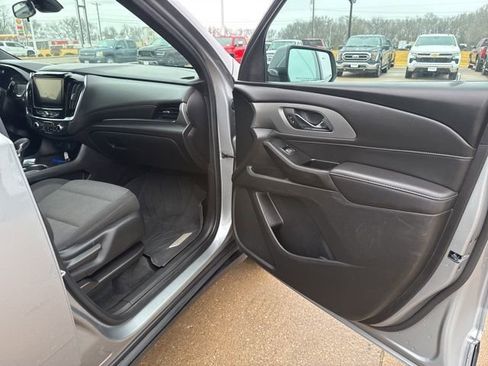 Used 2023 Chevrolet Traverse LT w/ LPO, Floor Liner Package image 50