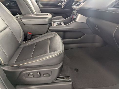 Used 2023 Chevrolet Suburban Premier image 35