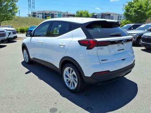 New 2027 Chevrolet Bolt LT w/ Comfort Package FWD image 29