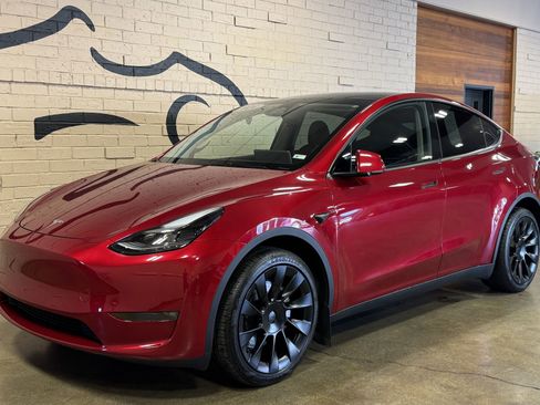 Used 2024 Tesla Model Y Long Range AWD/4WD image 7