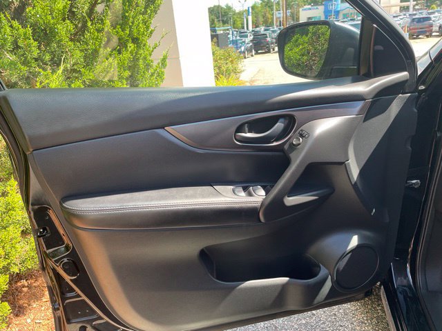 Used 2020 Nissan Rogue Sport S AWD/4WD image 9