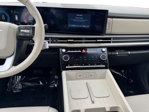 Certified 2025 Hyundai Santa Fe SEL image 11