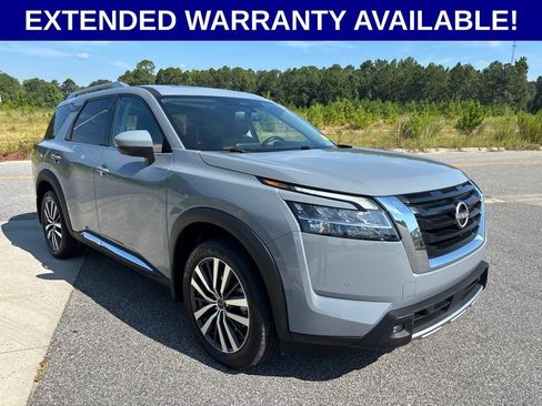 Used 2022 Nissan Pathfinder Platinum w/ Cargo Package AWD/4WD image 13